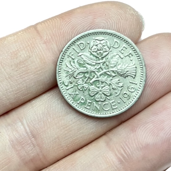 🎈$5 add on - 1961 SIX PENCE - Elizabeth II - Picture 1 of 6